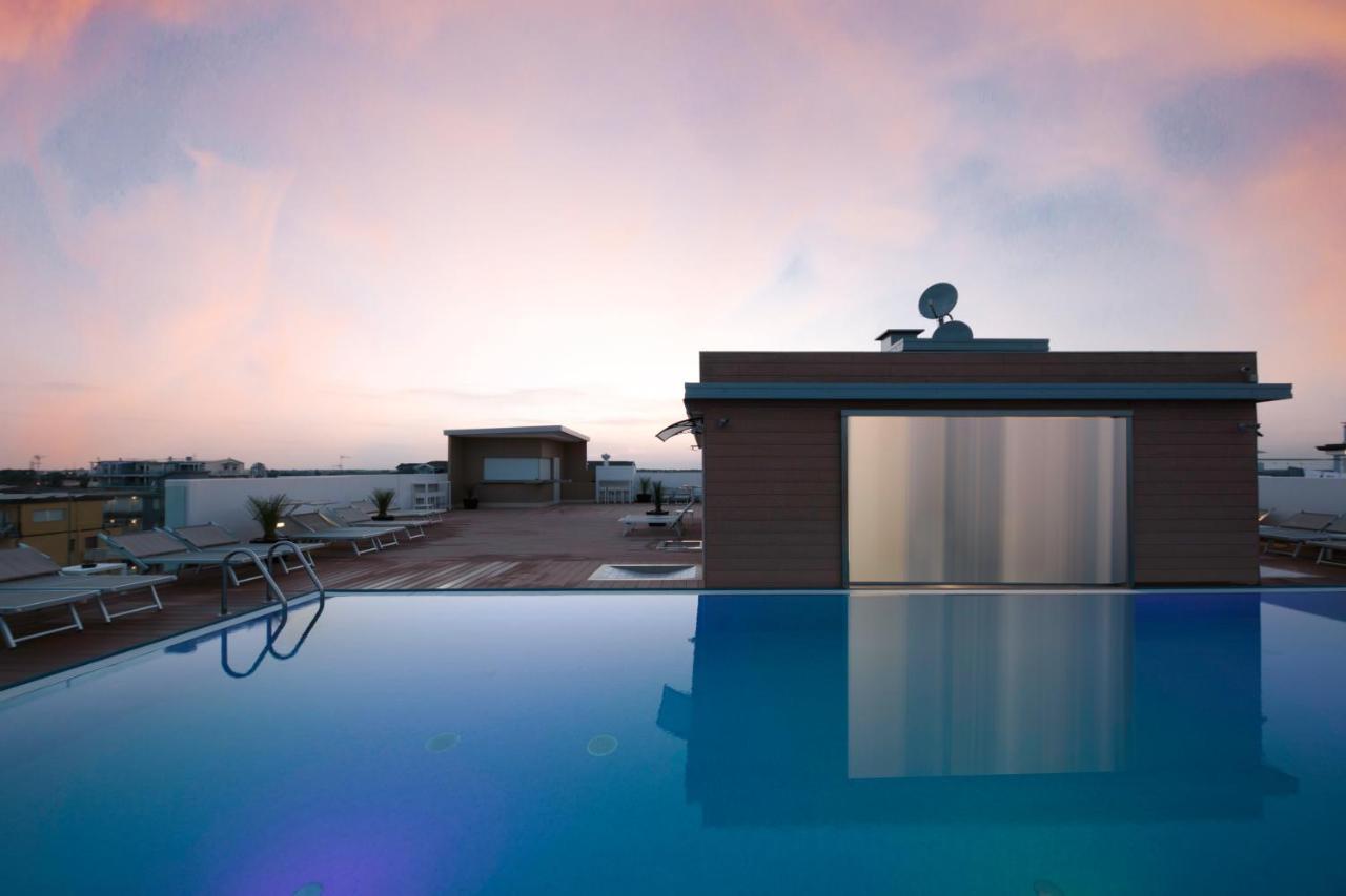 Hotel Monaco Caorle Buitenkant foto